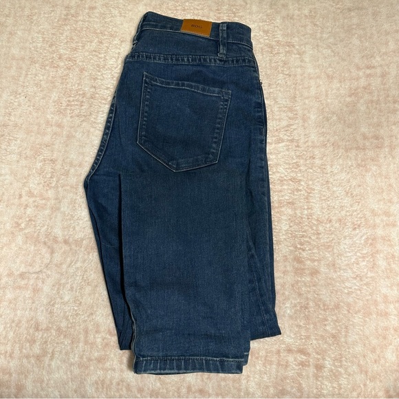 BDJ Jeans
High rise twig ankle 
29 w 29 L
Worn once - Picture 6 of 6